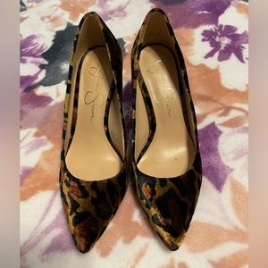 Jessica Simpson size 5 1/2 leopard print pumps